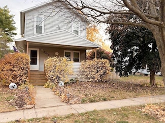 802 K Ave, Grundy Center, IA 50638