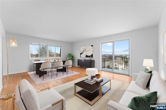 76 Hackensack St Unit C14, East Rutherford, NJ 07073