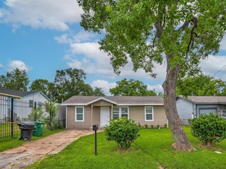 7815 Jester St, Houston, TX 77051
