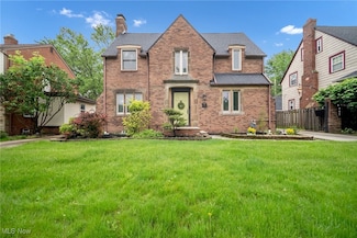5853 Wickfield Dr, Parma Heights, OH 44130
