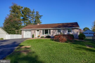 127 Maple Ln, Lancaster, PA 17601