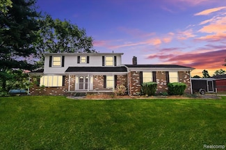 3757 Chase Lake Rd, Howell, MI 48855