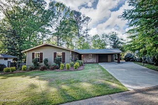 139 Chippewa Cir, Jackson, MS 39211