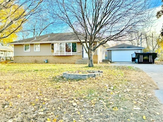 5942 Zenith Ave N, Minneapolis, MN 55429