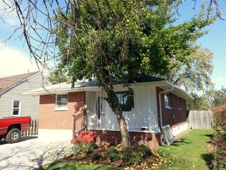 1312 Indian Ave, Aurora, IL 60505