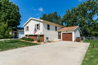 1518 N Hershey Rd, Bloomington, IL 61704