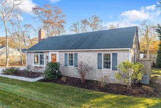 27 Fairview Dr, South Chatham, MA 02659