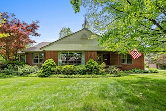 1834 Markwood Ln NW, Grand Rapids, MI 49504