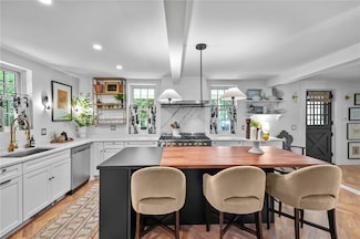 8061 Post Rd, North Kingstown, RI 02852