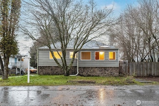 310 SW 102nd St, Seattle, WA 98146