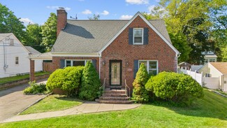 2478 Old Town Rd, Bridgeport, CT 06606