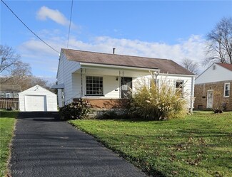 4007 Stratmore Ave, Youngstown, OH 44511
