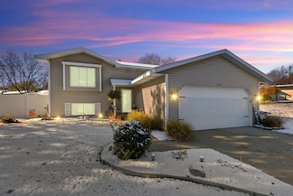 5275 Pinnacle Dr SW, Wyoming, MI 49519