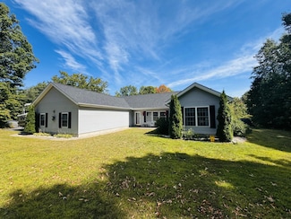 4 Carriage House Ln, West Chazy, NY 12992