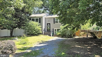 12412 Channelview Dr, Newburg, MD 20664