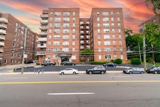 365 Bronx River Rd Unit 2M, Yonkers, NY 10704
