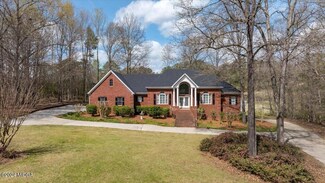128 Cross Creek Cir, Macon, GA 31210