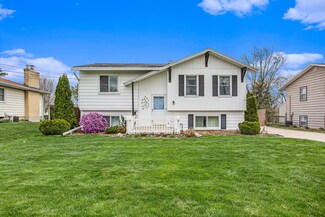 526 Westway Dr NW, Grand Rapids, MI 49534