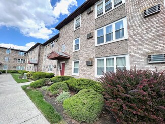 99 Riverview Ct Unit 99, Secaucus, NJ 07094