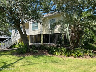 145 Forest St, Pass Christian, MS 39571