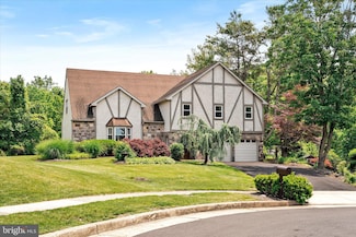 158 Colonial Dr, Newtown, PA 18940