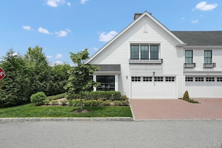 27 Lavender Ln, Rye Brook, NY 10573