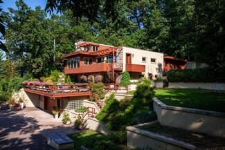 W744 State Road 35, Fountain City, WI 54629