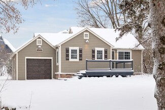 3545 Kings Point Rd, Excelsior, MN 55331