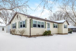 2791 Carrie Ln, Saint Joseph, MI 49085