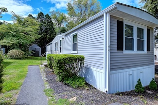 66 Nancy Ln, Naugatuck, CT 06770