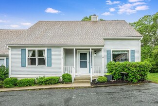 3 Shelly Ct Unit D, Pocasset, MA 02559