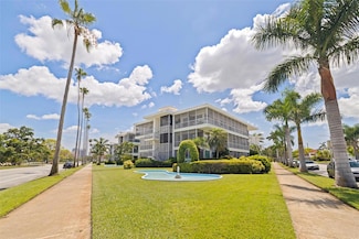 1060 N Shore Dr NE Unit 6, Saint Petersburg, FL 33701