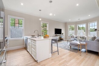 27 Prince St Unit 3R, Cambridge, MA 02139
