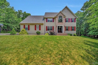 136 Jay Rd, Effort, PA 18330