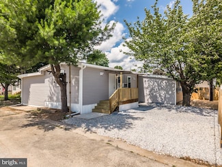 8B Sherman Dr, Claymont, DE 19703