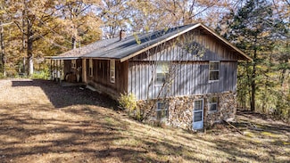 1317 Shawnettee Rd, Collinwood, TN 38450