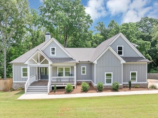 1021 Windsor Creek Dr, Madison, GA 30650