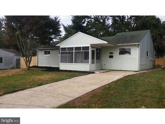 42 Wardor Ave, New Castle, DE 19720