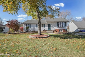 22 S 5th St, Waterville, OH 43566