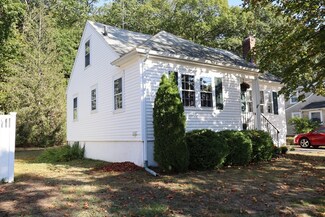 18 Crosby Rd, Wakefield, MA 01880