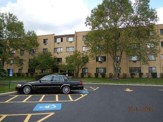 6660 S Brainard Ave Unit 305, Countryside, IL 60525