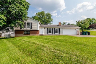 23 Devon Dr, Easton, PA 18045