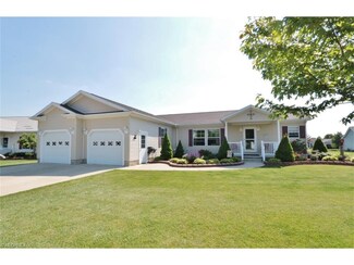 6275 Arnies Dr, Nashport, OH 43830