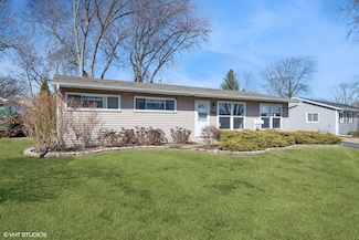 36812 N Grandwood Dr, Gurnee, IL 60031