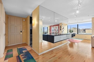 929 N Astor St Unit 908, Milwaukee, WI 53202