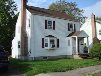 566 Savoy St, Bridgeport, CT 06606