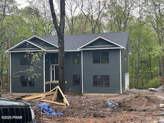 105 White Tail Ln, Milford, PA 18337