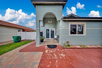 9122 NW 113th St, Hialeah, FL 33018