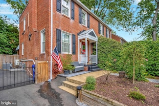 3627 1st Rd S, Arlington, VA 22204