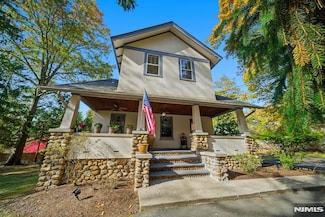 39 Highview Ave, Park Ridge, NJ 07656